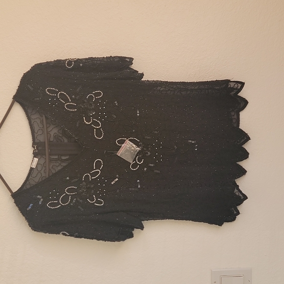 New evening blouse. Never used. Tags with extra buttons still attached - Picture 1 of 4